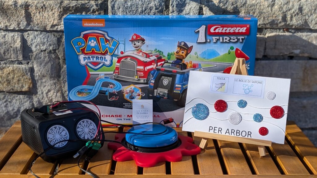 Cartolina tattile "Tocca le bolle".